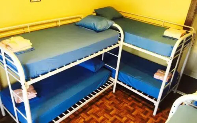 photo 2 of La International Hostel