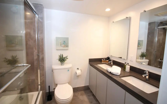 photo 5 of LA Luxury Suites Free Parking 2BD2BA