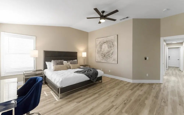 photo 4 of LA Mirada Modern Luxury Pool Retreat - Full Kitchen Jacuzzi 4 Bedrooms Trails Parks