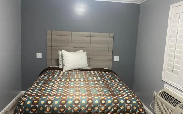 photo 4 of La Perla Motel