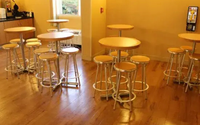 photo 2 of La Quinta Inn & Suites by Wyndham Fort Lauderdale Tamarac