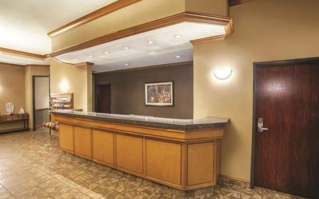 photo 2 of La Quinta by Wyndham Portland Airport