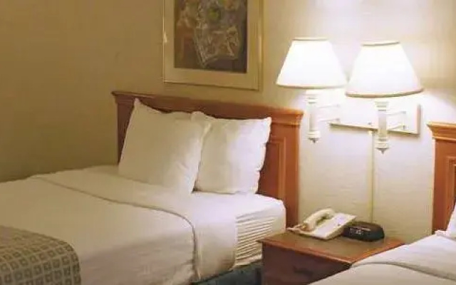 photo 5 of La Quinta Farmington #458