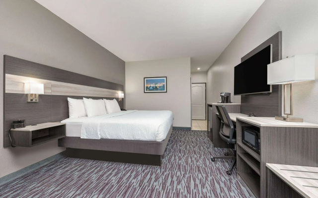 photo 5 of La Quinta Inn & Suites by Wyndham Allen at The Village