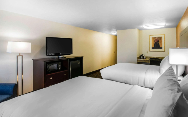 photo 4 of Comfort Inn & Suites Ashland