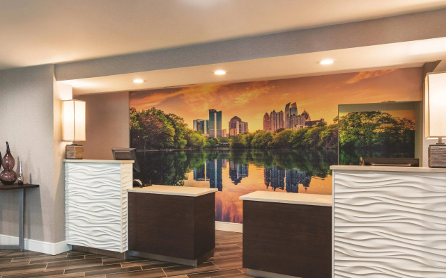 photo 2 of La Quinta Inn & Suites by Wyndham Atlanta Perimeter Medical