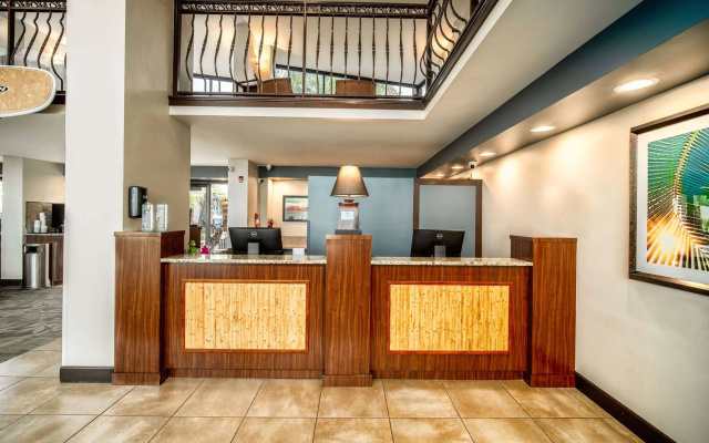 photo 2 of La Quinta Inn & Suites by Wyndham Cocoa Beach Oceanfront