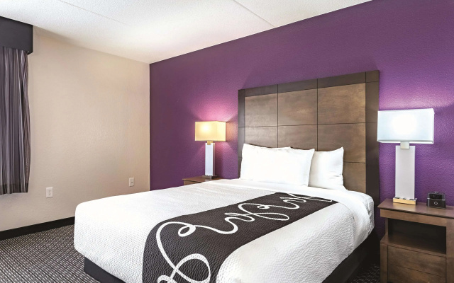 photo 5 of La Quinta Inn & Suites by Wyndham Columbia / Fort Meade