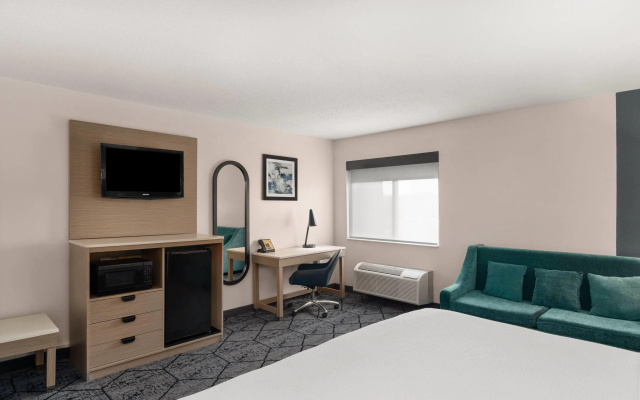 photo 4 of Baymont by Wyndham Columbia, MO