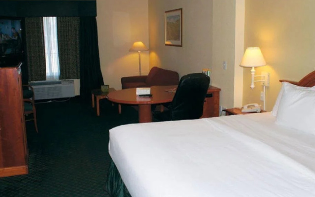 photo 5 of 科文頓拉昆塔套房酒店(The Chateau Hotel Covington)