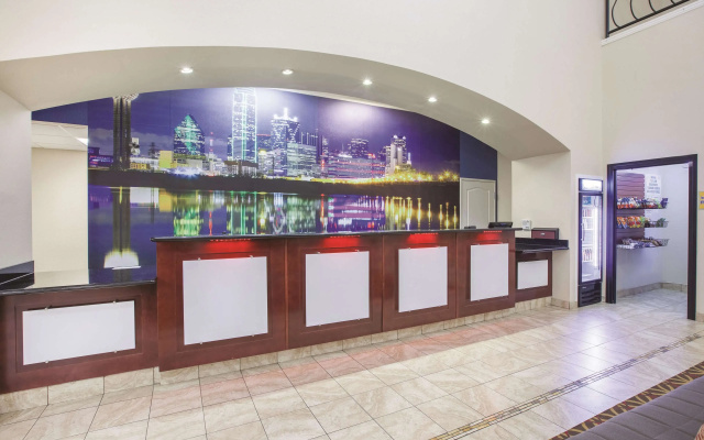 photo 2 of La Quinta Inn & Suites by Wyndham Garland Harbor Point