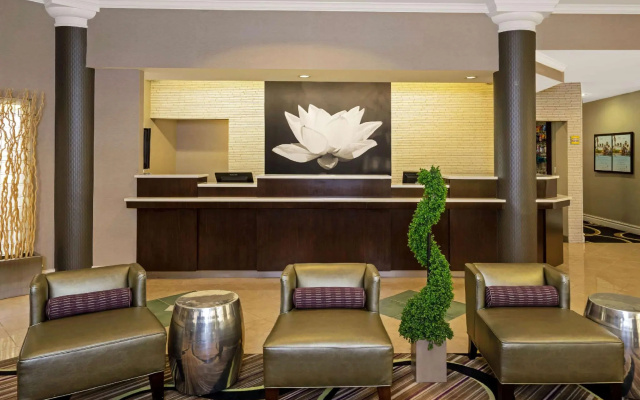 photo 2 of La Quinta Inn & Suites by Wyndham Houston West Park 10
