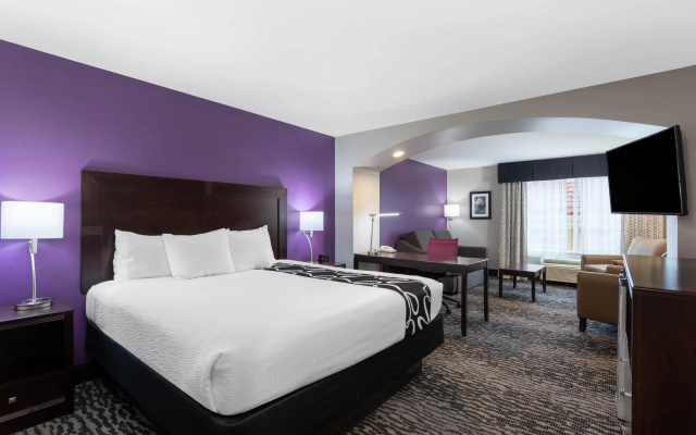 photo 5 of La Quinta Inn & Suites by Wyndham Huntsville Airport Madison