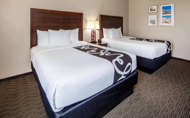 photo 4 of La Quinta Inn & Suites by Wyndham Inglewood