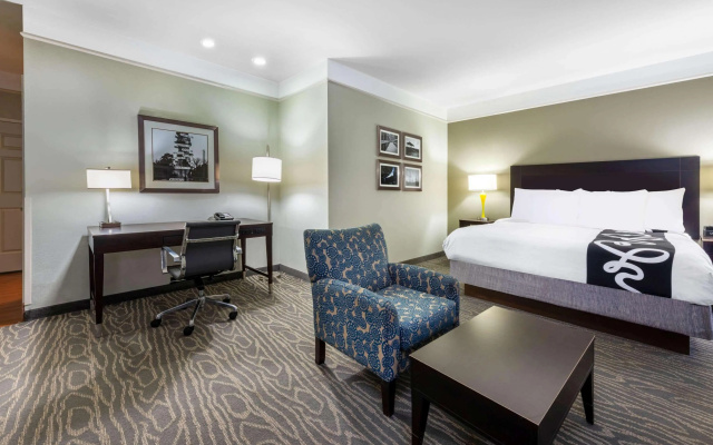 photo 3 of La Quinta Inn & Suites by Wyndham Lake Charles Casino Area