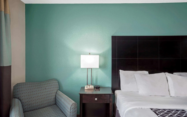 photo 5 of La Quinta Inn & Suites by Wyndham Lebanon