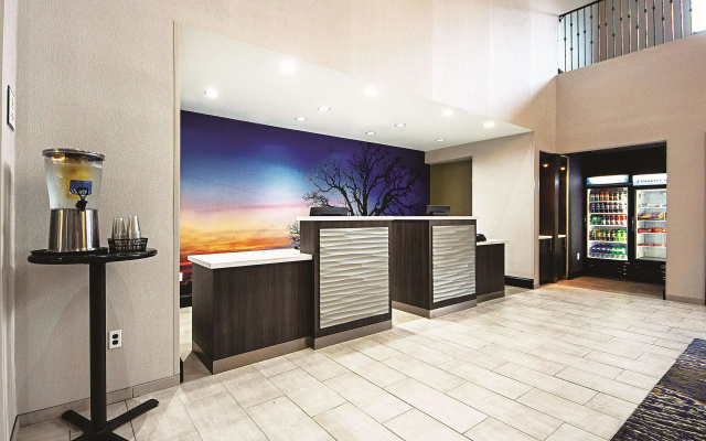 photo 2 of La Quinta Inn & Suites by Wyndham McKinney