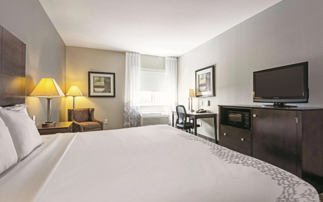 photo 4 of La Quinta Inn & Suites by Wyndham McKinney