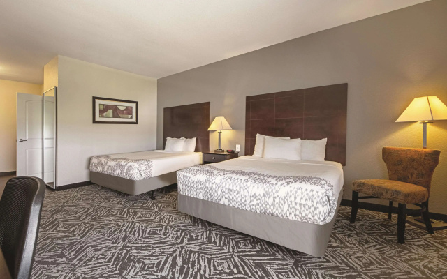 photo 5 of La Quinta Inn & Suites by Wyndham McKinney