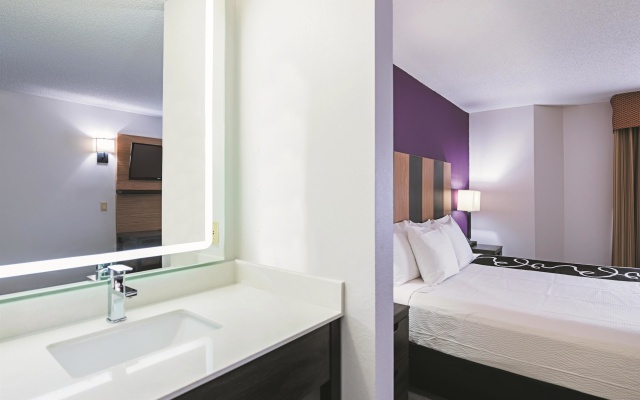 photo 5 of La Quinta Inn & Suites by Wyndham Minneapolis Northwest