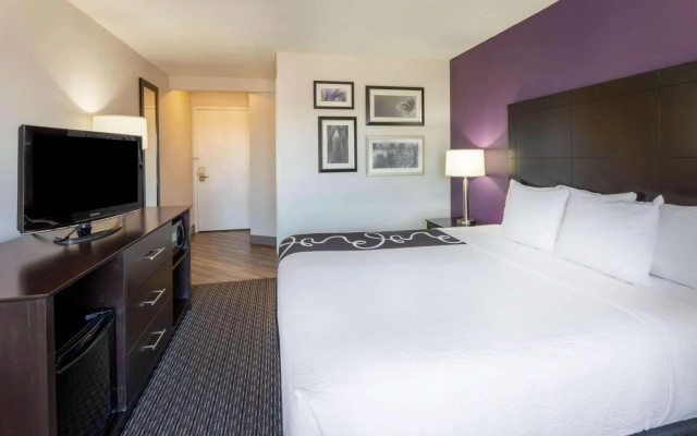 photo 5 of Bloom Hotel