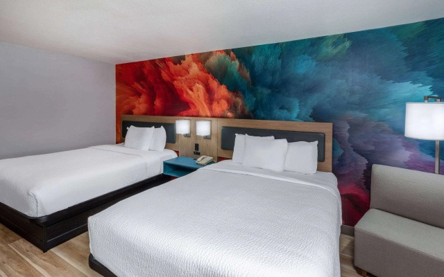 photo 4 of La Quinta Inn & Suites by Wyndham New Braunfels