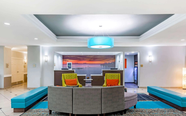 photo 2 of La Quinta Inn & Suites by Wyndham Orange