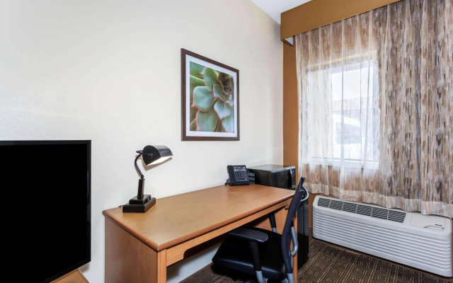 photo 3 of Baymont by Wyndham Orlando South Hotel