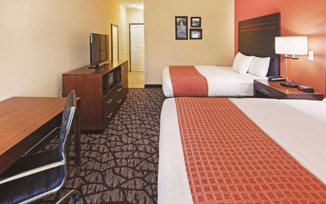photo 5 of La Quinta Inn & Suites by Wyndham Pecos