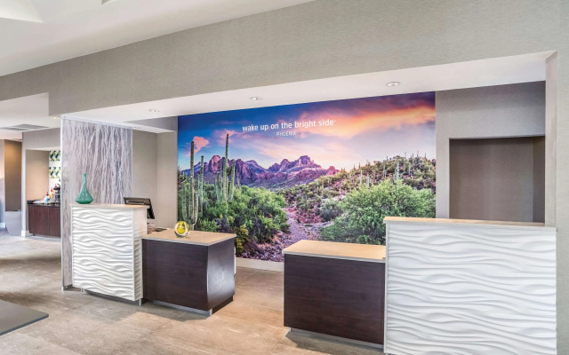 photo 2 of La Quinta Inn & Suites by Wyndham Phoenix Chandler