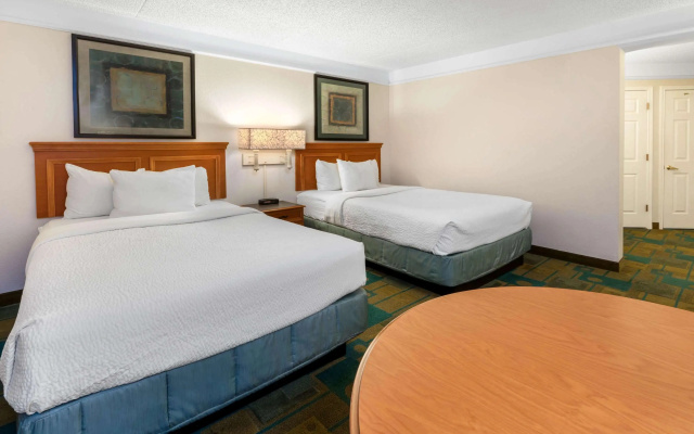 photo 5 of La Quinta Inn & Suites by Wyndham Phoenix West Peoria
