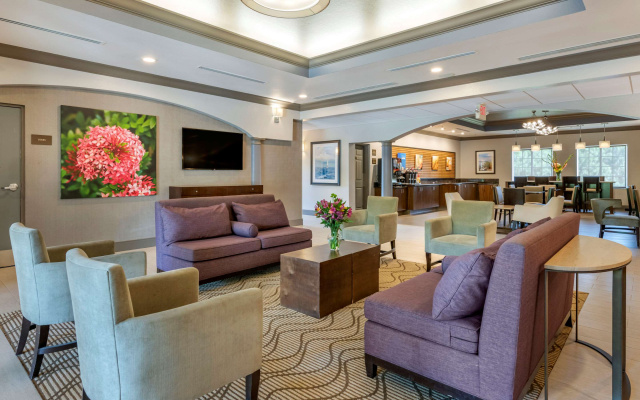 photo 2 of Comfort Inn & Suites
