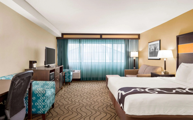 photo 5 of La Quinta Inn & Suites by Wyndham Richmond-Midlothian