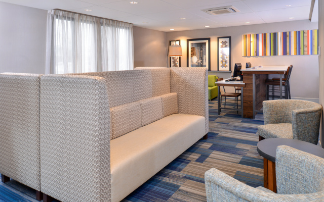 photo 2 of Holiday Inn Express Rochester - University Area by IHG