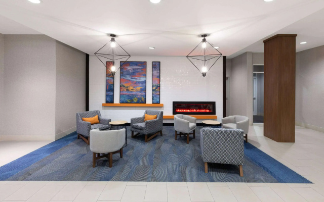 photo 2 of La Quinta Inn & Suites by Wyndham Rockport - Fulton