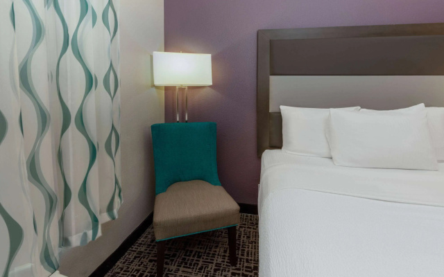 photo 4 of La Quinta Inn & Suites by Wyndham Rockwall