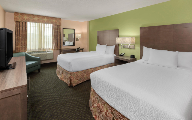 photo 3 of La Quinta Inn & Suites San Antonio Medical Center