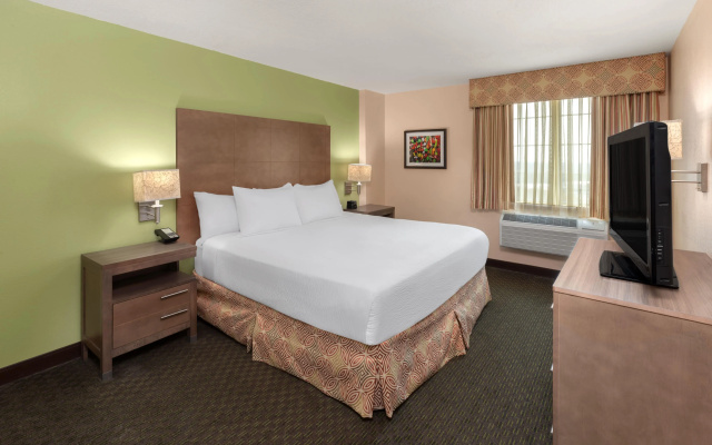 photo 5 of La Quinta Inn & Suites San Antonio Medical Center