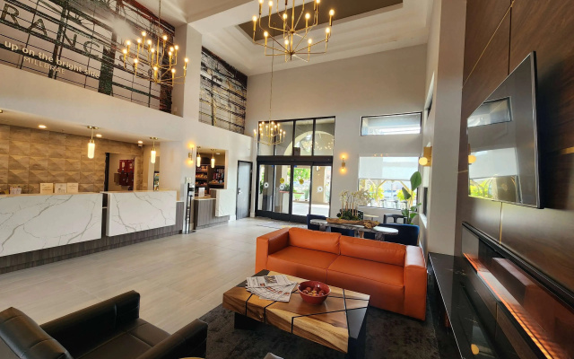 photo 2 of La Quinta Inn & Suites by Wyndham San Francisco Airport West