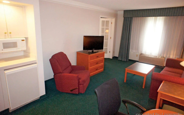photo 5 of La Quinta Inn & Suites by Wyndham Seattle Bellevue/Kirkland