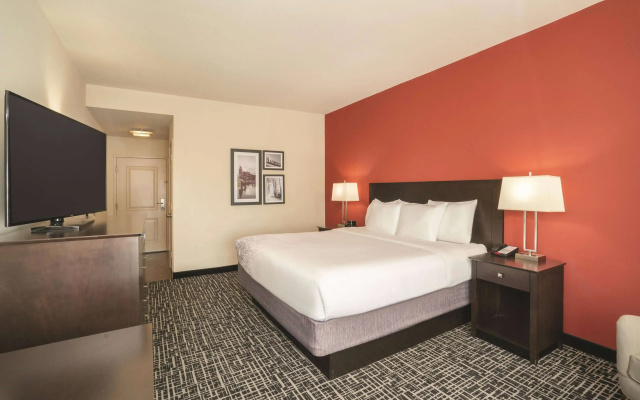 photo 5 of La Quinta Inn & Suites by Wyndham Smyrna TN - Nashville