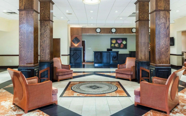 photo 2 of Clarion Hotel Somerset - New Brunswick