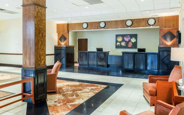 photo 4 of Clarion Hotel Somerset - New Brunswick