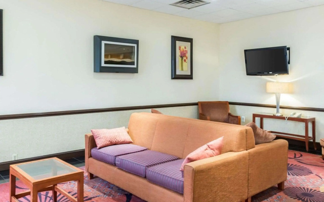 photo 5 of Clarion Hotel Somerset - New Brunswick