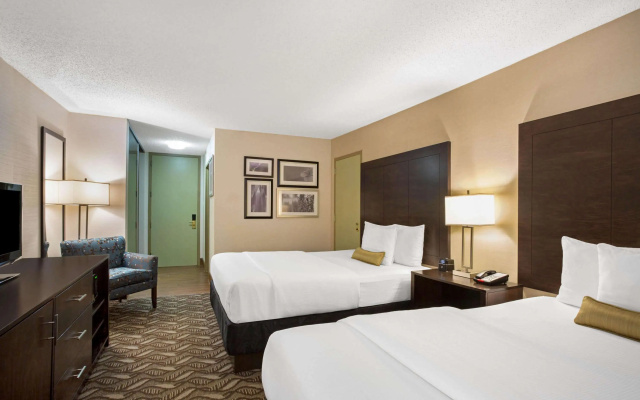 photo 2 of La Quinta Inn & Suites by Wyndham Springfield MA