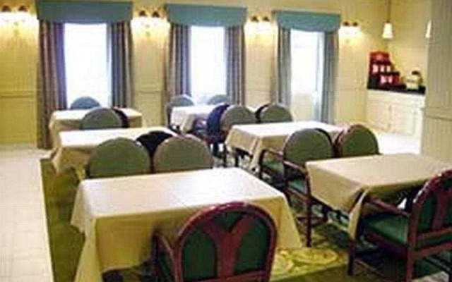 photo 5 of La Quinta Inn & Suites St. Paul