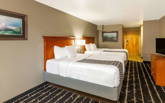 photo 5 of La Quinta Inn & Suites by Wyndham Vancouver