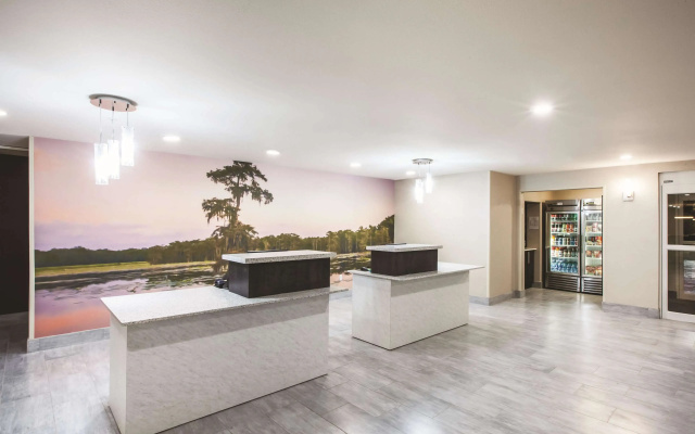 photo 2 of La Quinta Inn & Suites by Wyndham Walker - Denham Springs