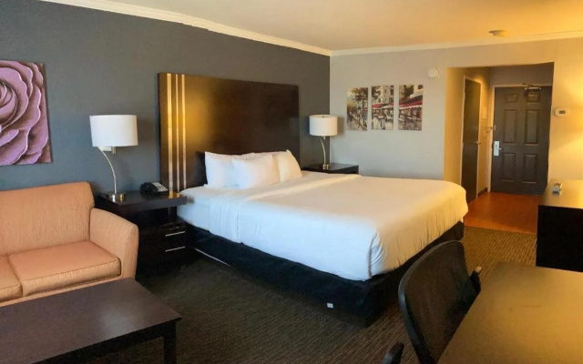 photo 2 of La Quinta Inn & Suites By Wyndham Davis