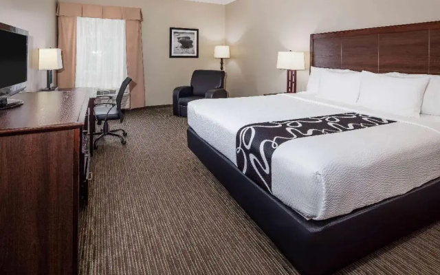 photo 2 of LA QUINTA INN &amp; SUITES INGLEWOOD